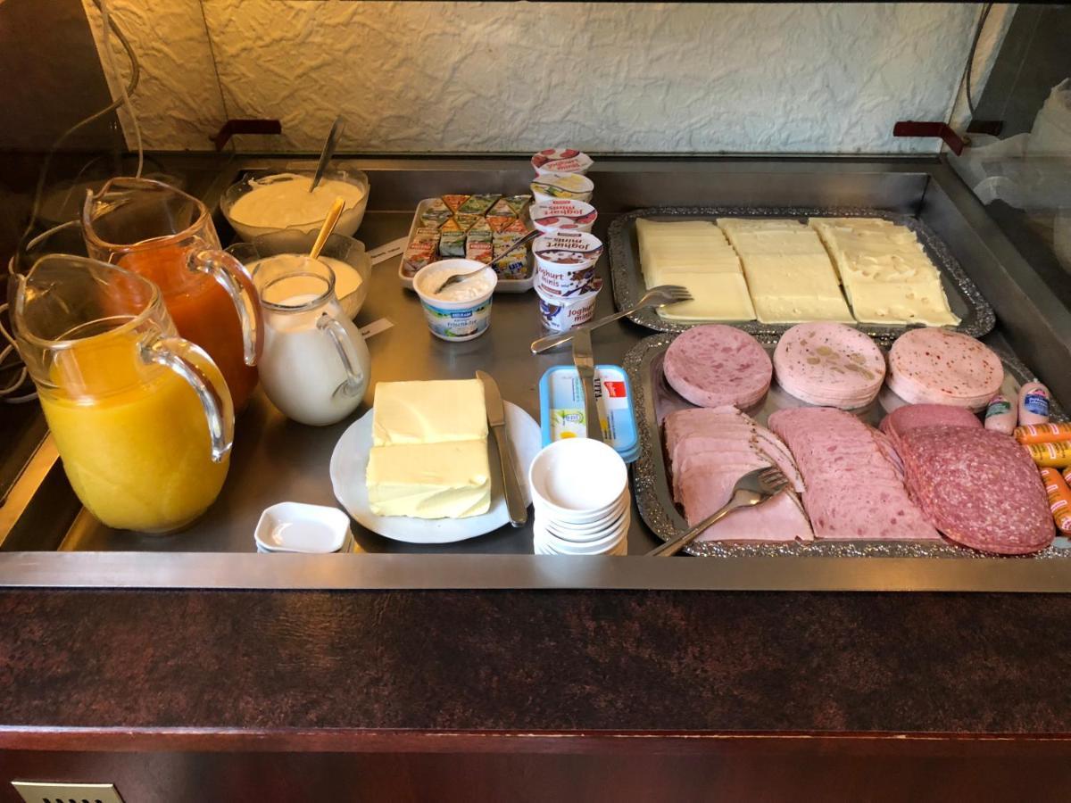 Hotel Garni "Cafe Im Hamm" Zell an der Mosel Luaran gambar