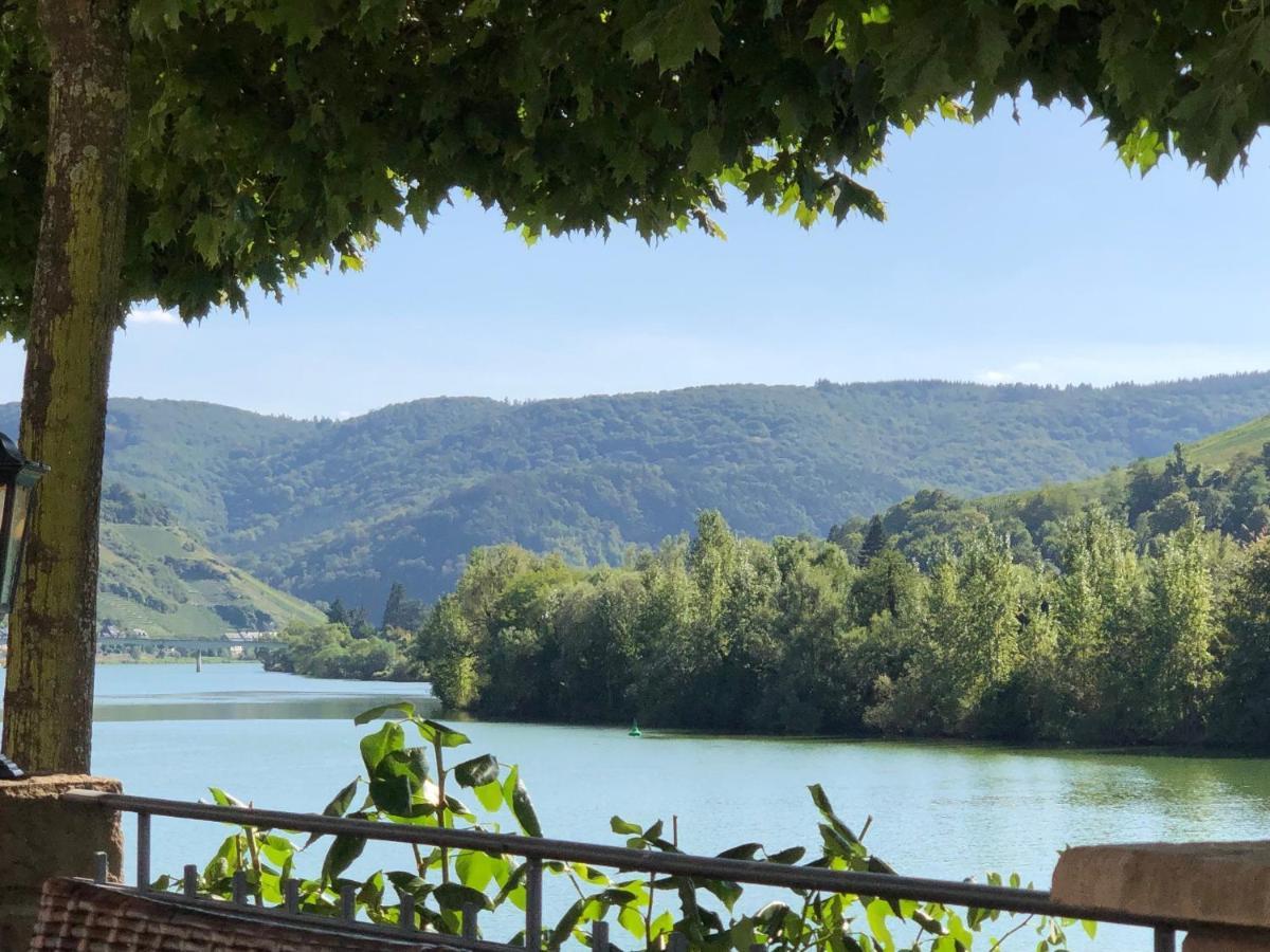 Hotel Garni "Cafe Im Hamm" Zell an der Mosel Luaran gambar