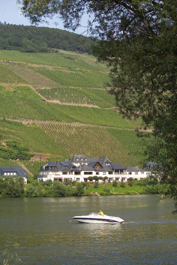 Hotel Garni "Cafe Im Hamm" Zell an der Mosel Luaran gambar